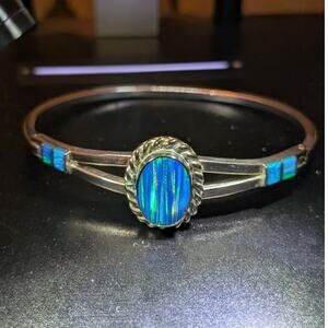 Vintage Mexico Artisan 925 Sterling Blue Opal Doublet Hinged Cuff Bracelet